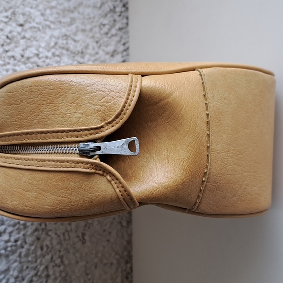 Vintage Yellow Suitcase Canadian Made - Picture 2 of 10